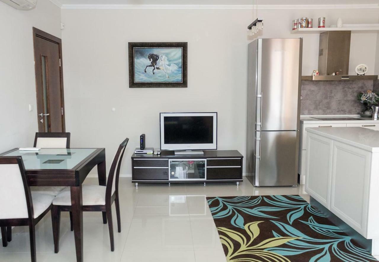 Superb 2-Bdr Luxury Apt. With Pool In Villa Mare Varna Esterno foto